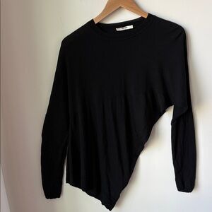 Odeeh Fine Knit 100% Virgin Wool Crew Neck Sweater Black Asymmetric Hem Size L